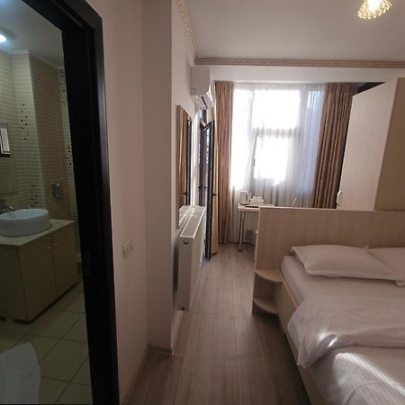 Hotel Marina 2 Bucureşti Ngoại thất bức ảnh