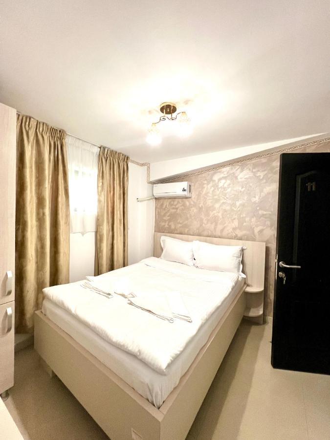 Hotel Marina 2 Bucureşti Ngoại thất bức ảnh