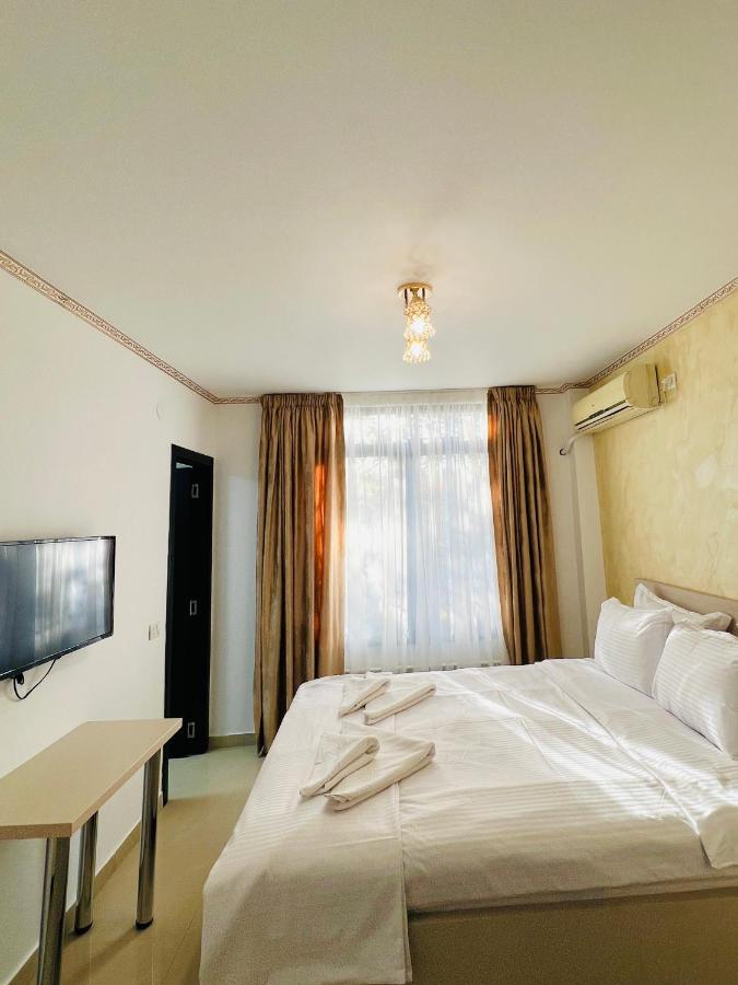 Hotel Marina 2 Bucureşti Ngoại thất bức ảnh