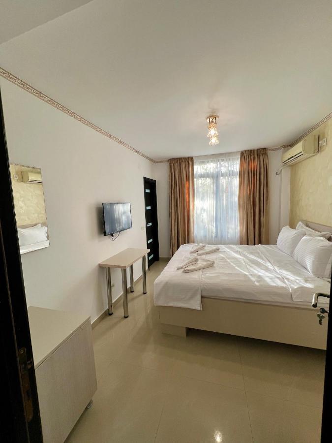 Hotel Marina 2 Bucureşti Ngoại thất bức ảnh