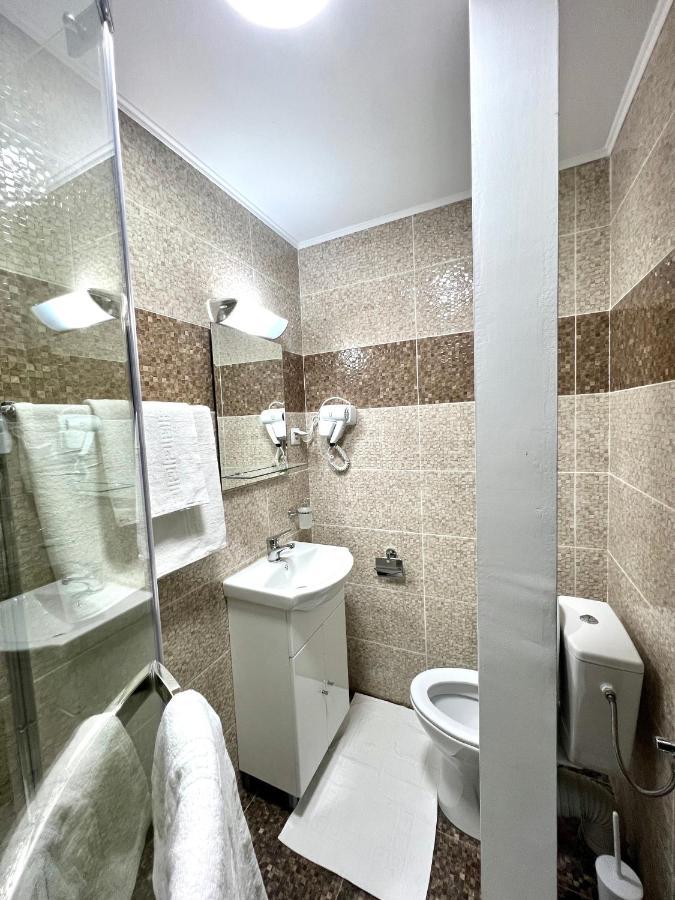 Hotel Marina 2 Bucureşti Ngoại thất bức ảnh