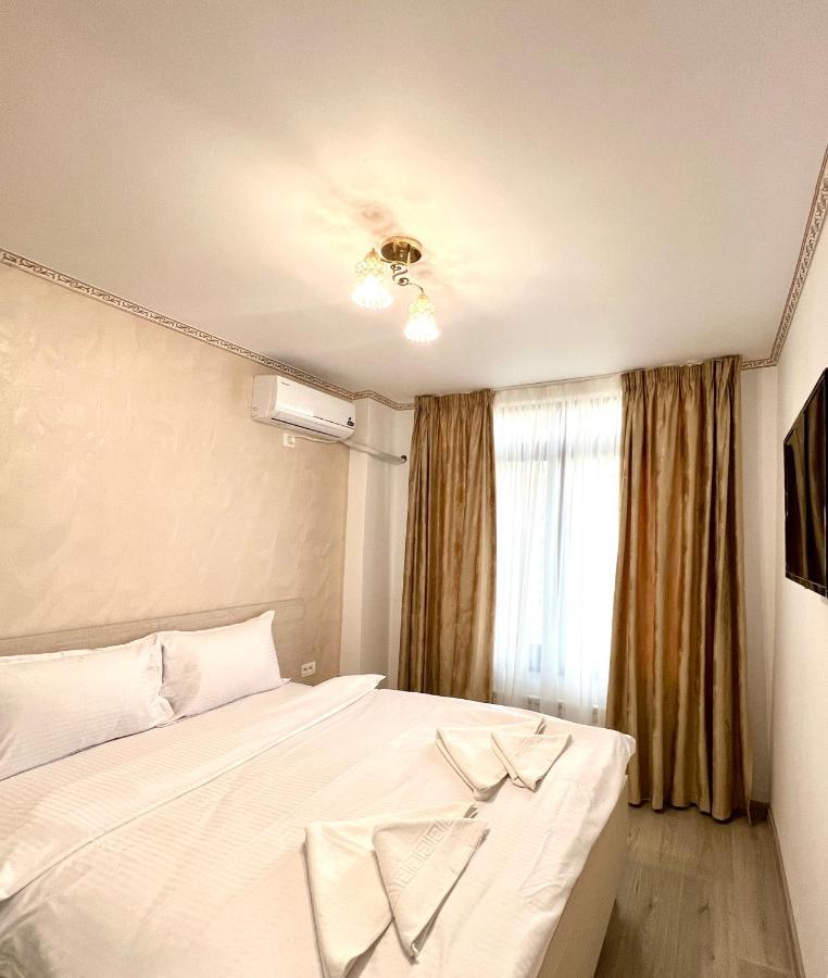 Hotel Marina 2 Bucureşti Ngoại thất bức ảnh