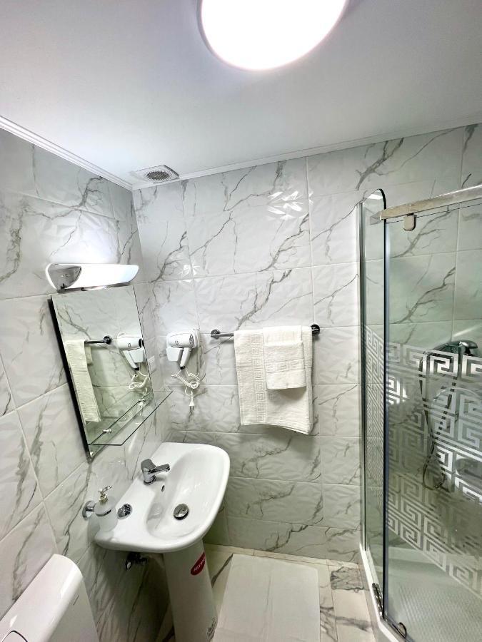 Hotel Marina 2 Bucureşti Ngoại thất bức ảnh