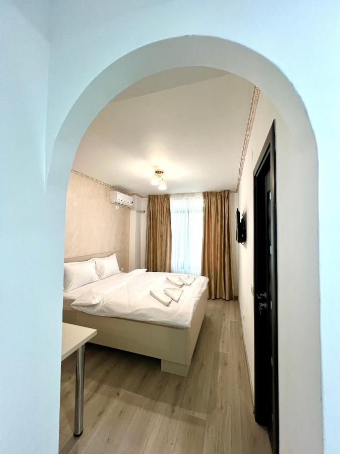 Hotel Marina 2 Bucureşti Ngoại thất bức ảnh