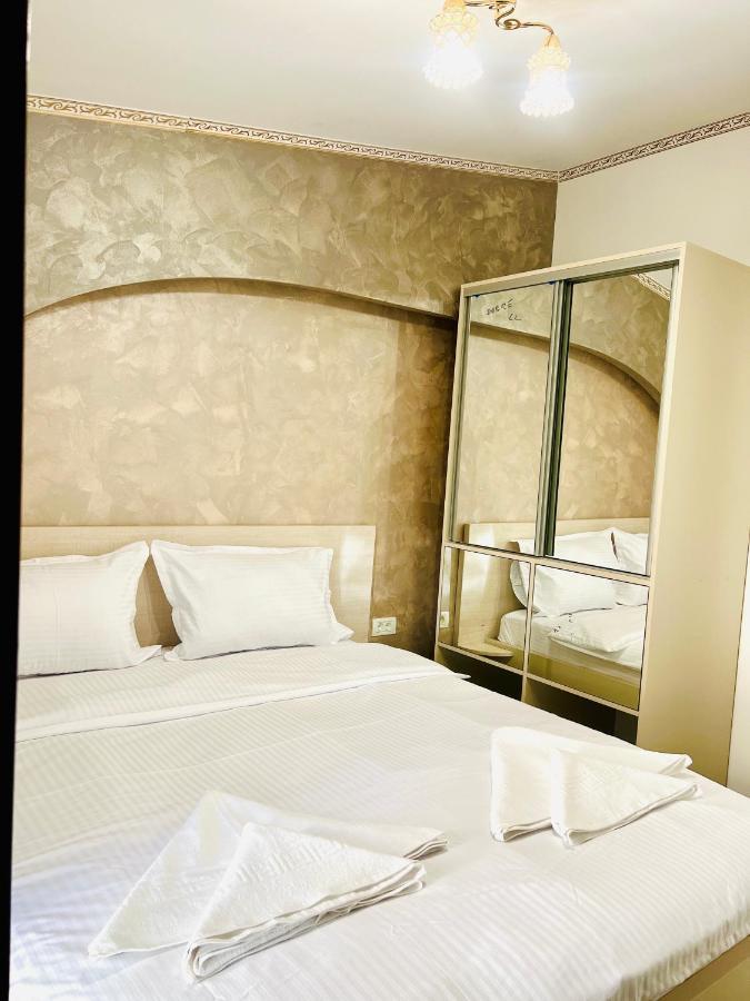Hotel Marina 2 Bucureşti Ngoại thất bức ảnh