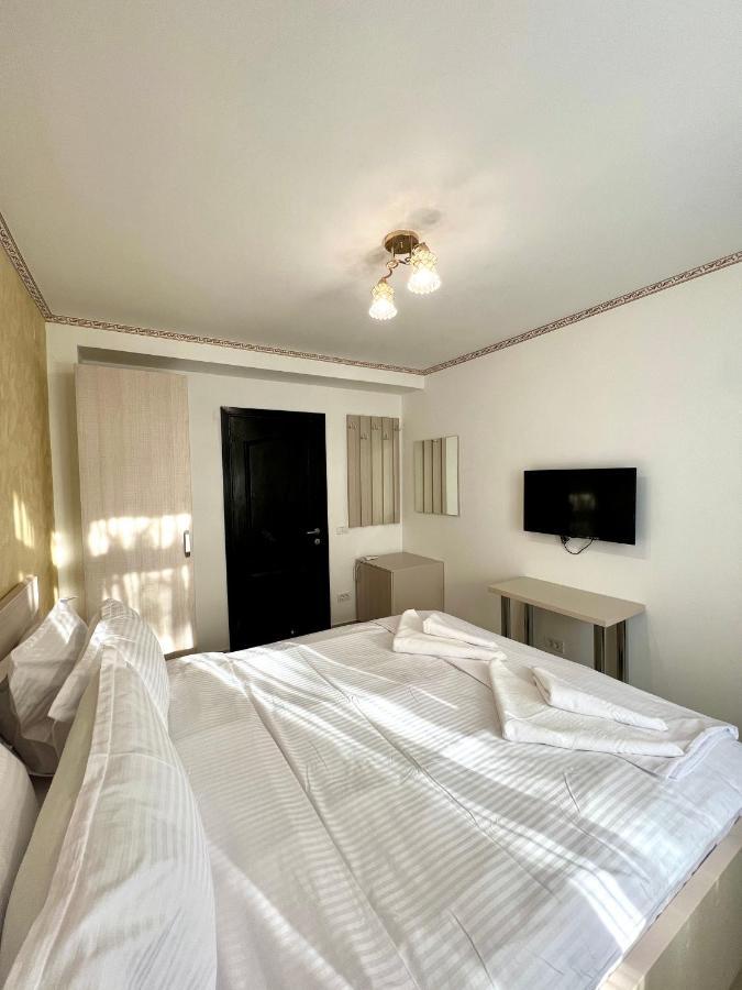 Hotel Marina 2 Bucureşti Ngoại thất bức ảnh