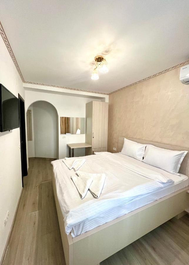 Hotel Marina 2 Bucureşti Ngoại thất bức ảnh