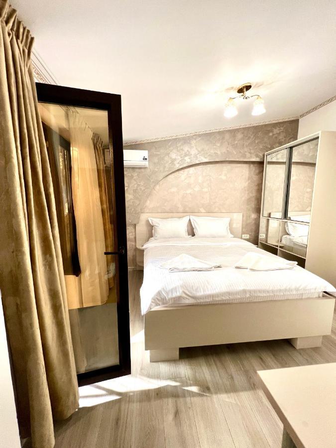 Hotel Marina 2 Bucureşti Ngoại thất bức ảnh
